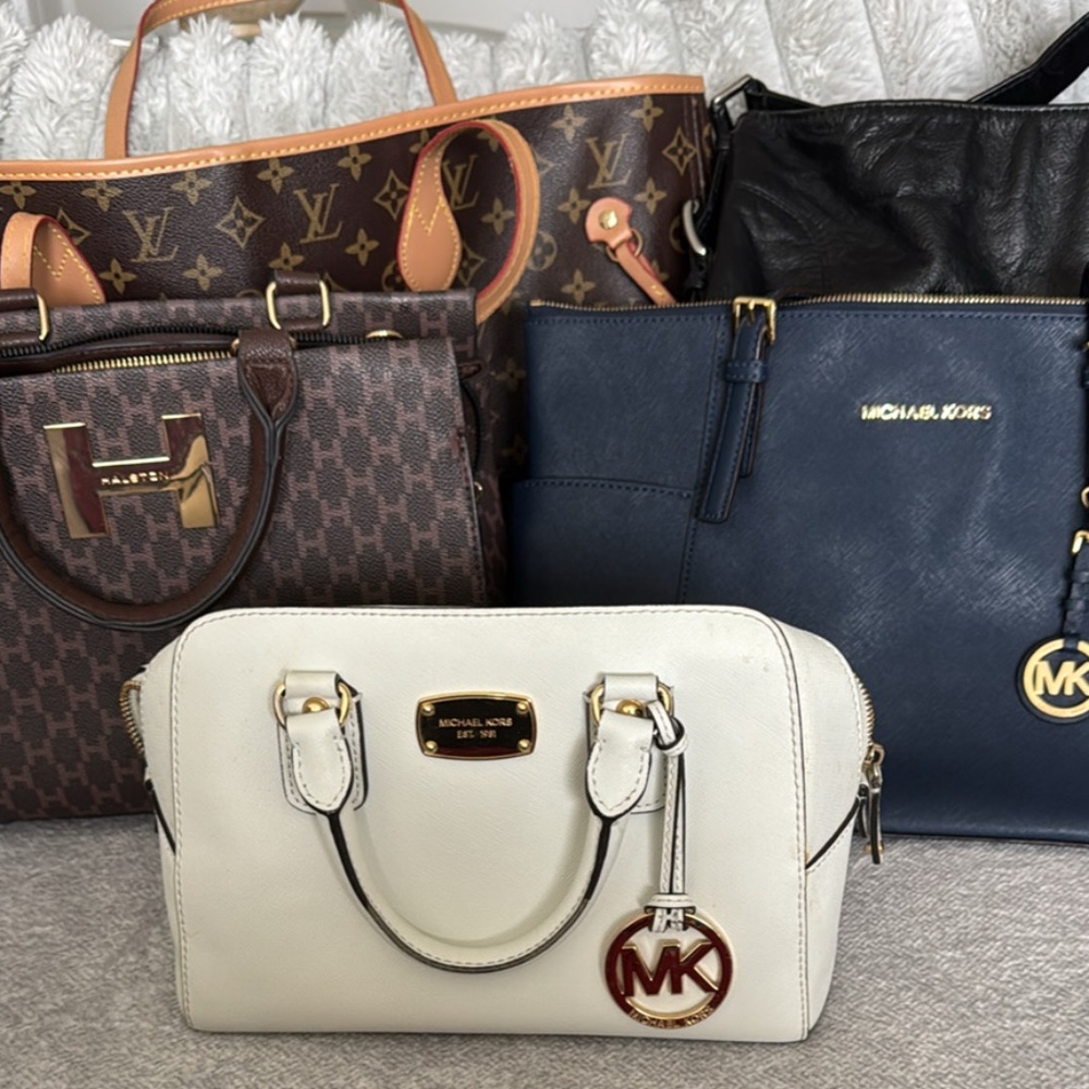 New and used handbags, purses , totes and more